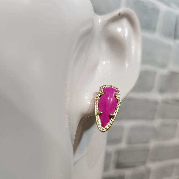 Kendra Scott Hot Pink Magenta Skylette Arrowhead Stud Earrings RARE - Picture 4 of 9